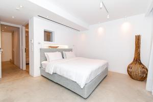 VistaWave Sea View Villa