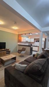 Amplia y Moderna Casa, en inmejorable ubicación