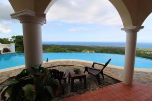 El Castillo Tropical Desconéctate de la civilización