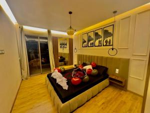 Elegant Apartment with Pool, Clim & Wi-Fi - 7min Gueliz