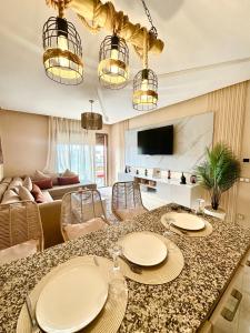 Elegant Apartment with Pool, Clim & Wi-Fi - 7min Gueliz