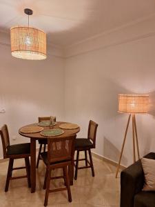 Cosy et central - Gare TGV et corniche à deux pas!