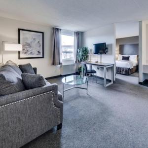 Heritage Inn Hotel & Convention Centre - Pincher Creek