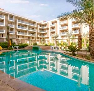 Elegant Apartment with Pool, Clim & Wi-Fi - 7min Gueliz