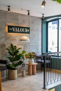 Studio with Signal Hill & Ocean Views