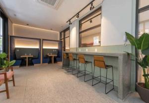 Acomodações modernas e completas prox. ao metrô e a Praça da República - DNRs