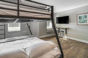 2 Mi to Chassahowitzka River! Cozy Resort Studio