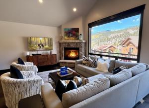 Alders 24 Outpost Dr by SummitCove Lodging