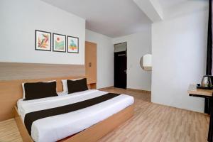 Hotel O JPS Town