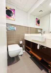 2-BR Duplex Haven in Al Marjan with Beach Access