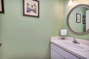 1035 Beachview Dr #13