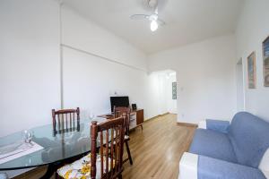 9min da Praia de Copacabana ao lado do metrô