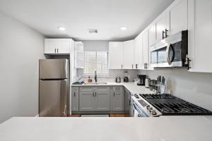 Nr Zoo, Med Center Comfy Apt Fire Pit Games BBQ