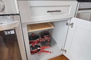 Homey Apt Nr Med Center Fire Pit BBQ WiFi Games