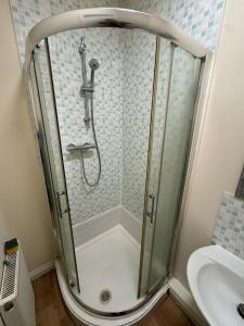 Barnsley Guesthouse Couple Room Ground Floor