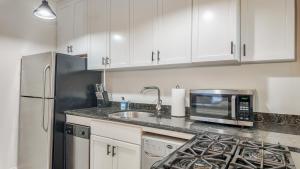 Lets Get Cozy In Seattle!