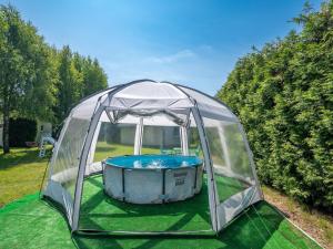 Comfortable holiday homes with a summer pool