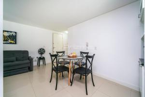 Ótimo apartamento na praia de Bombas.