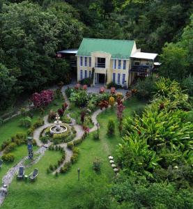 ANCESTRAL GLAMPING