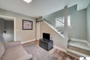 Modern and furnished apartment in downtown Lincoln