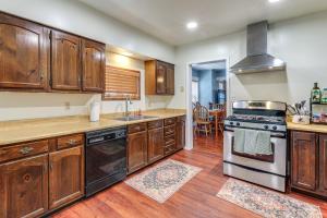 Route 66 Retreat Dog-Friendly Home in Williams