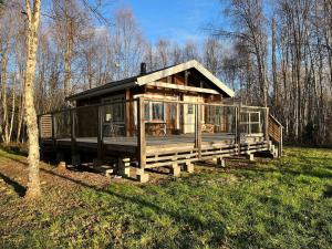 Cottage on the shore of Ivalojoki