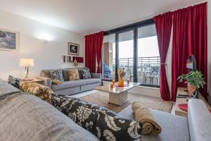 Luxury 2BR 2BA Apartment by Harrods