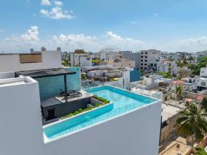 Brand new condo with Pool Steps to Beach and 5th