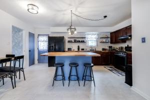 House of Smurf, Close to Savannah State