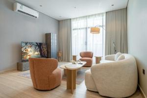 VIP Spacious 2BR - Self-Entry - Private Parking