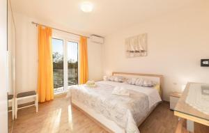 Amazing Home In Makarska