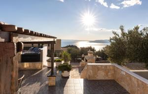 Amazing Home In Makarska 