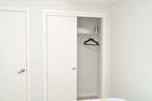 Beautiful Basement Suite in Stillwater, West Edmonton