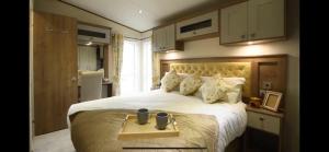 Fabulous seaside caravan getway at Cayton Bay