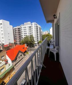 Departamento zona centro a 2 cuadras del shopping los gallegos