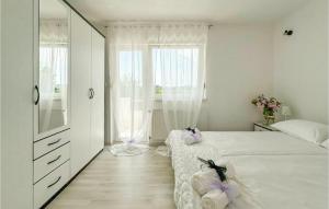 Amazing Apartment In Pologi 