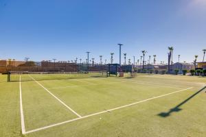 5 Mi to Surprise Stadium Arizona Snowbird Getaway