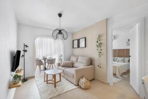 1BDR Studio 150m from Sea with Workspace