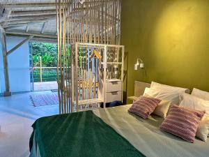 Suíte Tiê com vista para o lago