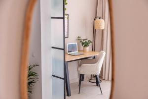 1BDR Studio 150m from Sea with Workspace