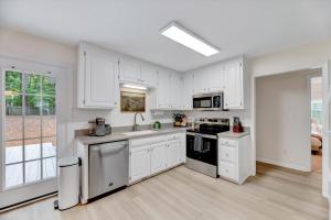 WestBorough Hideaway Fenced Yard 3B Central