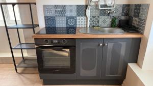 27 CHIC & COSY NOIRETABLE F2 55m2 WIFI SMART TV NETFLIX