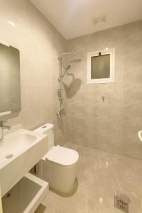 شقة أنيقة غرفتين وصالة بأثاث فندقي