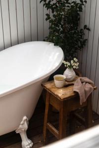 Fishermans Cottage a cosy circa 1945 cottage by the sea