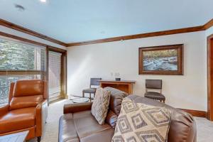 Luxury Ski In, Ski Out 1 Bedroom Mountain Residence In The Heart Of Lionshead Village With Heated Slope Side Pool And Hot Tub