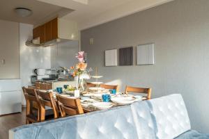 Newly opened Hotel 7 京セラドーム徒歩10分 道頓堀 関西空港 大阪城 海遊館直行 USJ1回乗換 出張 Family friendly Free parking 15 minutes by car to USJ