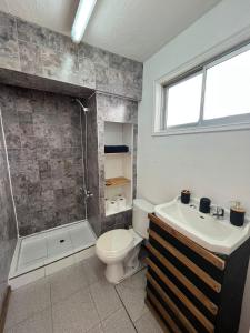 Habitación independiente con baño privado