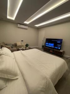 استديو مودرن بدخول ذاتي قرب البوليفارد