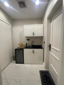 استديو مودرن بدخول ذاتي قرب البوليفارد