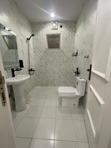 استديو مودرن بدخول ذاتي قرب البوليفارد